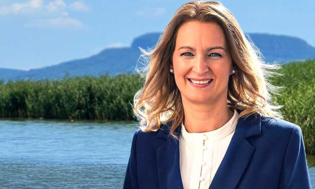 „Véget ér a kiváltságosok kora a tóparton” – álítja Forsthoffer Ágnes – Egymás után vonják meg a kiemelt beruházási státuszt azoktól, akik elvennék a Balatont az emberektől