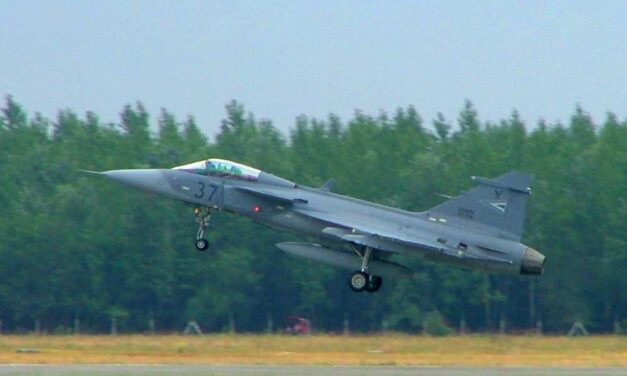 Újabb fejlemények a Gripen-balesetről: kiképzés közben zuhanhatott le a szolnoki légibázison a vadászgép