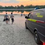 Dunakeszinél elmerült egy ember – A sekélyből a hirtelen mélyülő Dunába gyalogolt a társaság, tragédia lett belőle