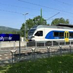 Elgázolt egy embert a vonat Solymáron, forgalmi korlátozások vannak az esztergomi vonalon