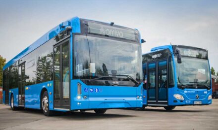 Kanyarodás közben elgázolta, majd áthajtott a kislány lábán a 144-es busz Zuglóban