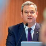 „Egy kicsit oda kéne nekik b.szni” – ezt írta egészségügyi államtitkárként a orvosi kamaráról egy levélben Takács Péter