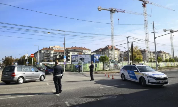 Világháborús bombát hatástalanítanak, lezárták az Üllői út egy részét, a lakókak el kellett hagynia otthonaikat