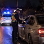 A lejárt műszaki miatt állították meg a rendőrök, amikor lehúzta az ablakot, tudták, hogy sokkal nagyobb a baj