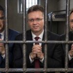 „Senki sincs egyedül a megpróbáltatások idején” – fogolykiváltó imát szervez a letartóztatásban lévő ellenzéki politikusokért a KDNP, az Orbán-kormány tagjai korrupció és hűtlen kezelés miatt kerültek börtönbe