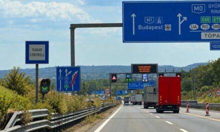 Durván kaszálnak az új, mosolygós traffipaxok – Pár hét alatt közel 500 milliós bírság jött össze az M1-esen